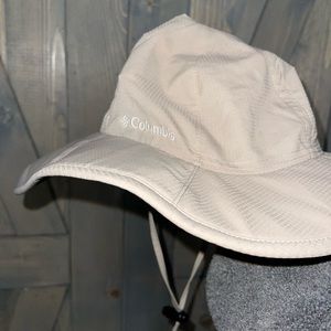 Columbia -OMNI Shade hat.